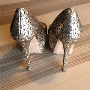Alice + Olivia Shoes - Alice + Olivia • Larimore Platform Heels Alice + Olivia Shoes - Alice + Olivia • Larimore Platform Heels